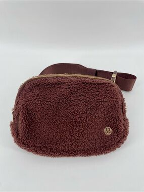 Lululemon Athletica Everywhere Belt Bag Fanny Pack Brown Sherpa